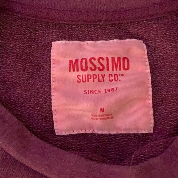 super cute burgundy pullover - Picture 2 of 3